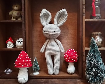Cadeau naissance Amigurumi Doudou lapin gris au crochet