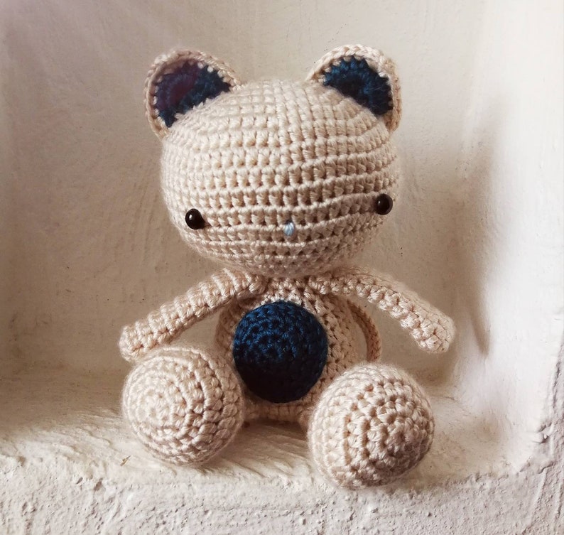Amigurumi Doudou Cat with pink hook and white glitter
