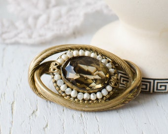 Vintage oval brooch with brown glass crystal and faux pearls