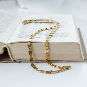 Necklace with fancy link, Vintage gold tone chain
