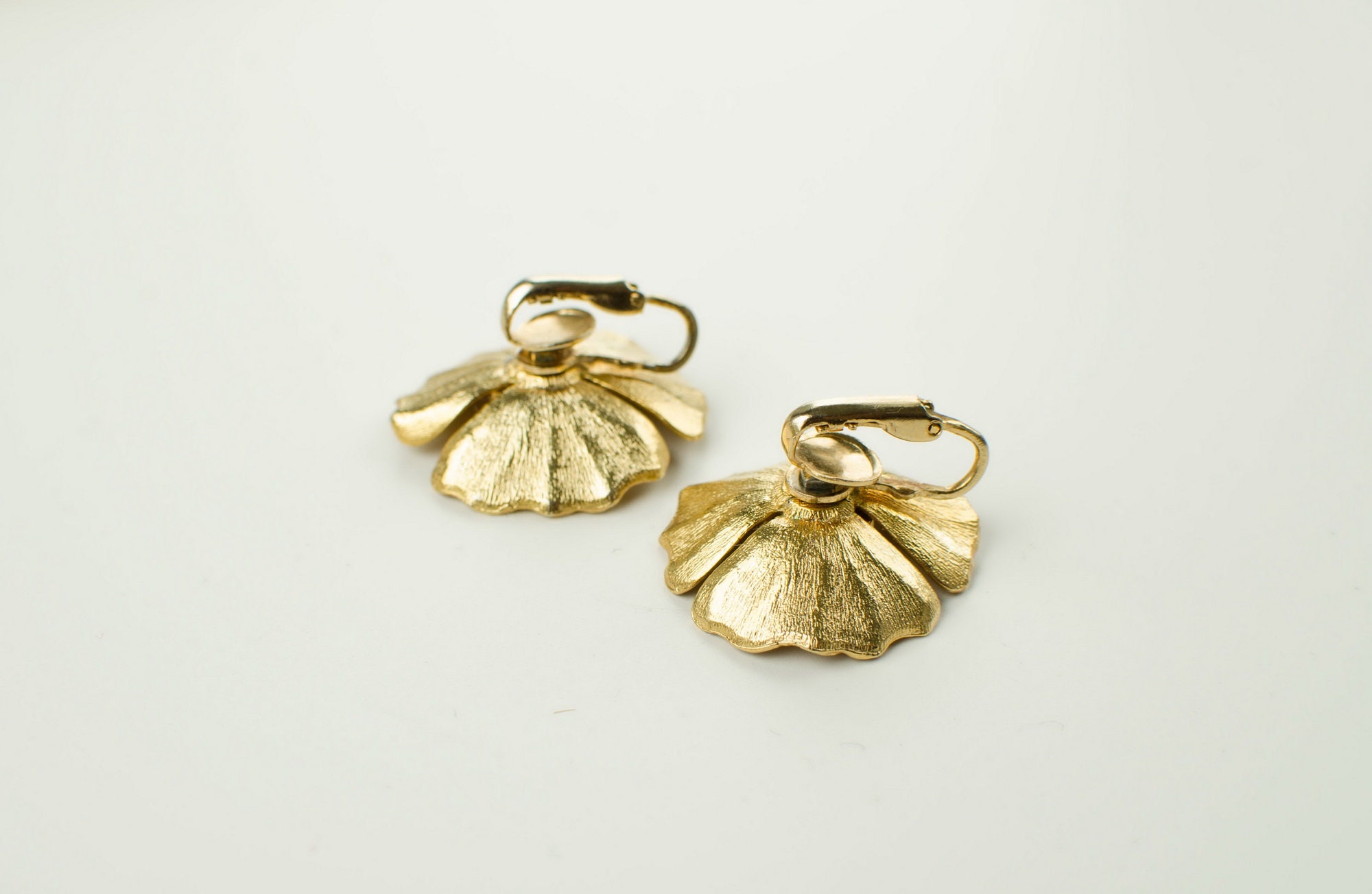 Vintage Straw Hat Clip-On Earrings with Floral Detail