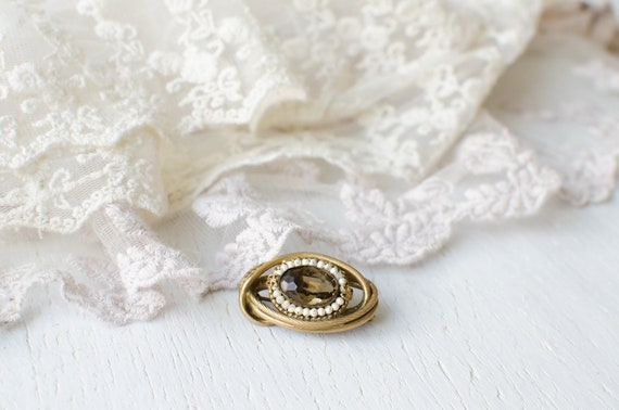 Vintage oval brooch with brown glass crystal and … - image 3