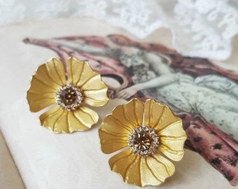 Flower vintage clip-on earrings  with champagne color rhinestones in matte gold tone