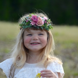子供用 ピンクの花冠 タイバック|ダスティローズとシャンパンフラワーのヘッドバンド 幼児用|ピンクのヘッドバンド 小さな女の子用 布製花|フラワーガール ピンク