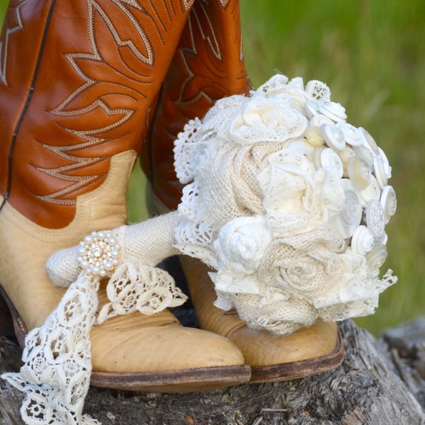 Button, Burlap and Lace Bouquet. Rustic Wedding Bouquet. Country Wedding. Shabby Chic Bouquet.
