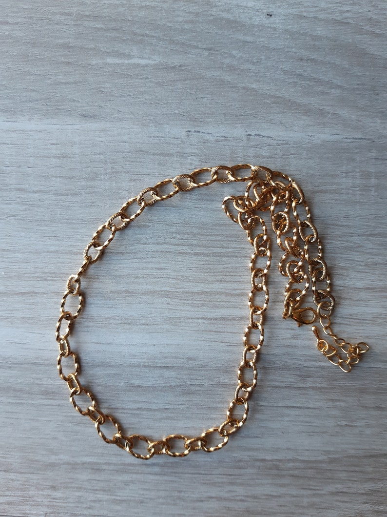 Gouden ketting met bewerkte schakels, 45 cm lang verlengketting, kreeftenklauw slotje, voor mannen en vrouwen, stevige ketting. afbeelding 9