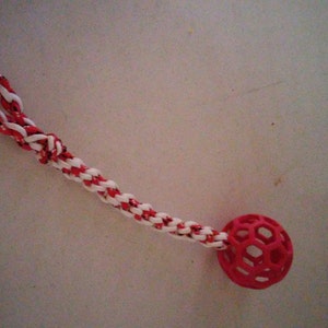 Brinquedo rebocador de tufo de bola Hollee médio de 3 ", brinquedo de rebocador de bola de tratamento, brinquedo de rebocador de cachorro, rebocador de 12-15 polegadas de comprimento, mordida pequena a média, rebocador de mordida