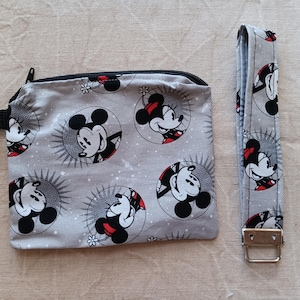 Set de regalo de Mickey Mouse, llavero tipo billetera, regalos de girasoles, regalos de Pesadilla antes de Navidad, regalos para amantes de las mascotas, llavero, accesorios para mochilas