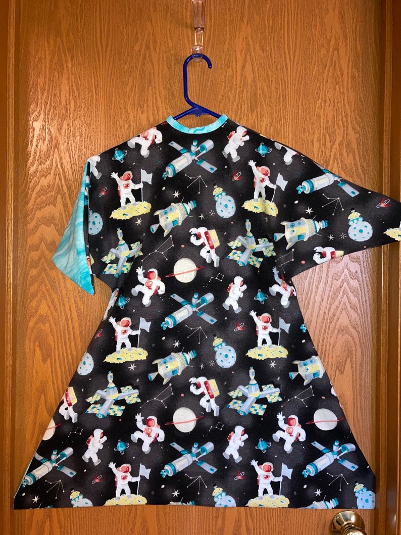 EXTRA LARGE Magic Zzleeper Blanket Astronauts in Outer Space