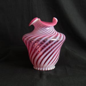 Vintage Fenton Cranberry Glass Vase, Home Décor Gift, Collectible Art, Intricate Design, Unique Centerpiece, Pink Ruffle