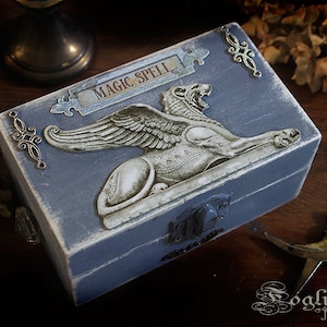 GRIFFIN FANTASY BOX gift idea for nerds gamers and fantasy lovers birthday gift for wizards fairies witches anniversary Christmas