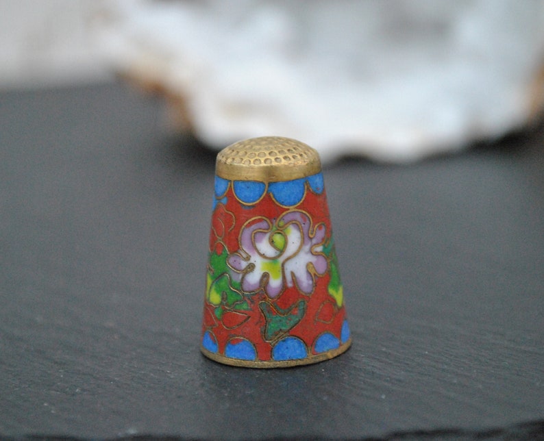 Floral decoration Vintage metal thimble Cloisonne