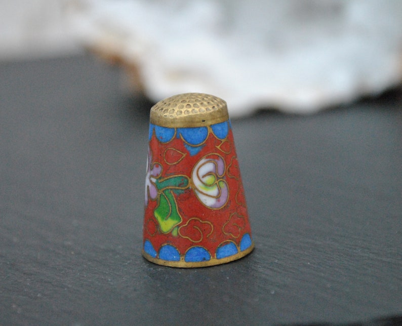 Floral decoration Vintage metal thimble Cloisonne