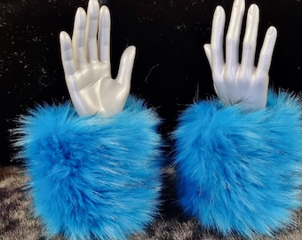 Fluffy Cuffs 