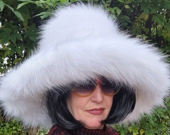 Extra Wide-Oversized Wire Brim White Fuzzy Bucket Hat-White Fur Hat-Fake Fur Hat-Bucket Hat-Vegan fur hat-Oversized Hat-Cruelty Free-White