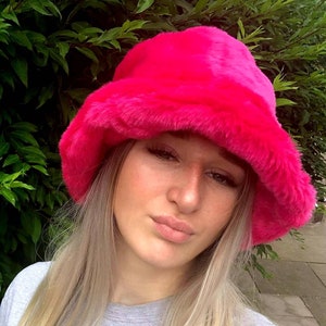 Shocking Pink Faux Fur Bucket Hat-Festival Hat-Floppy Hat-Fur Hat-Fake Fur Hat-Rave Hat-Pink Fur Hat- Fuzzy Bucket Hat- Pink Bucket Hat