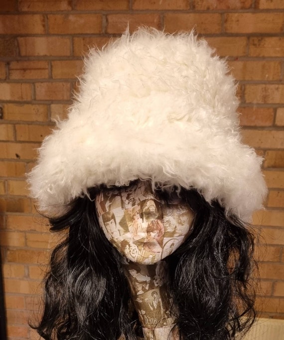 Twisty Faux Fur Bucket Hat-festival Hat-fuzzy Bucket Hat-fur  display picture 1