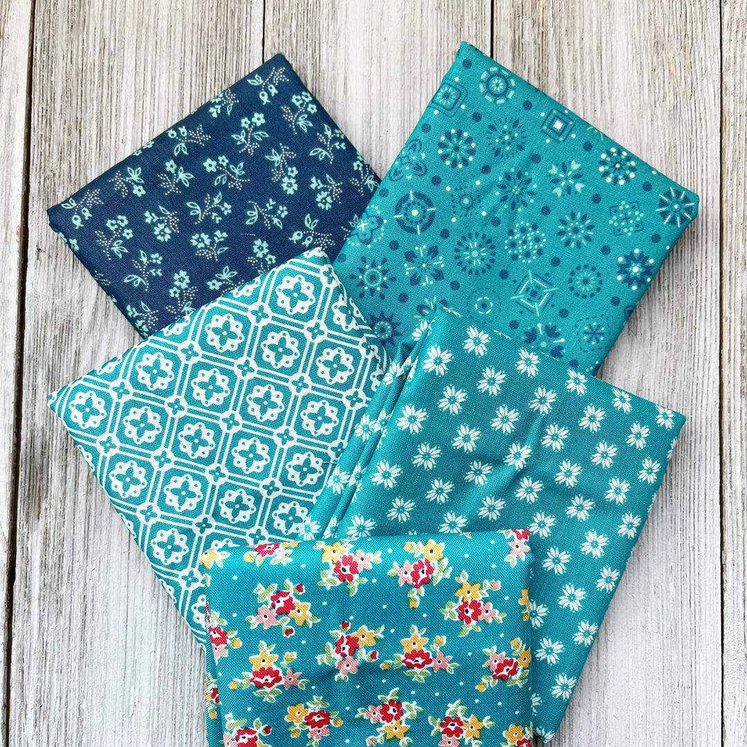 Farmer's Daughter Fat Quarter Bundle 5 Blue by Lori Holt of Riley Blake ...