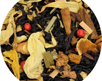 Tè nero freddo primaverile: limone, zenzero e arancia in foglie sfuse