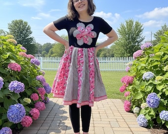 Vestido de patchwork de algodón reciclado estilo festival, de estilo artístico, hasta media pantorrilla, de punto, con busto de 86-112 cm y acabado reciclado.