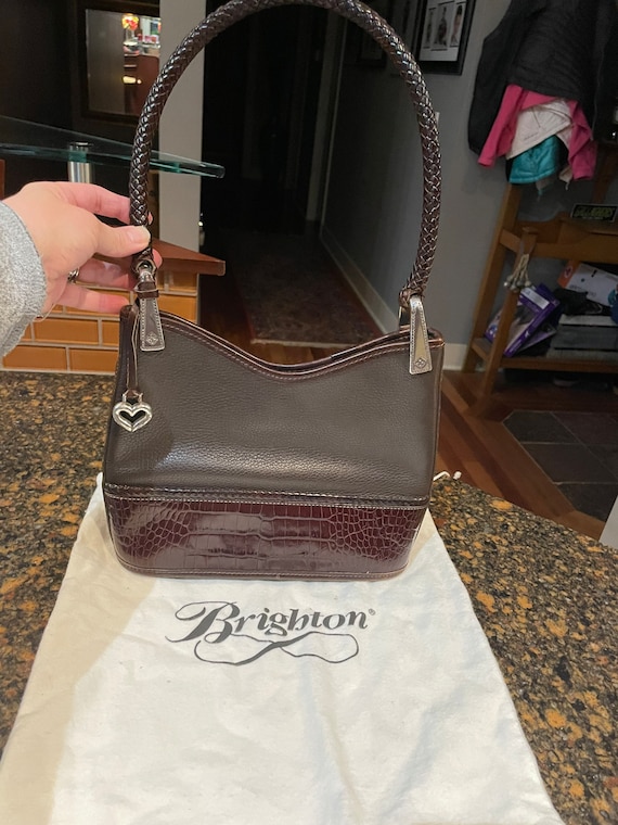 BRIGHTON purse in brown leather. Adorable  with ba