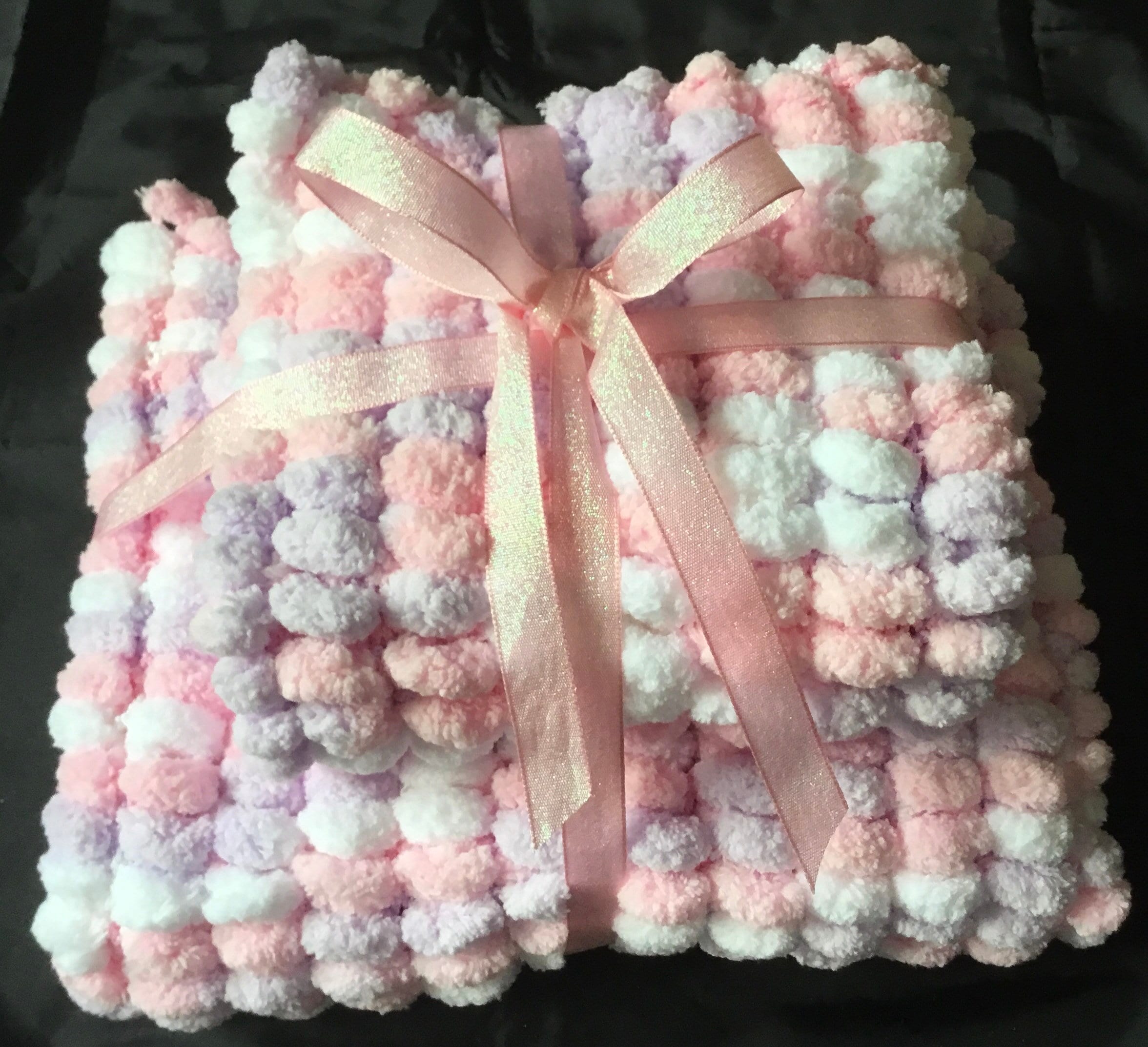 Baby pompom blanket gift set