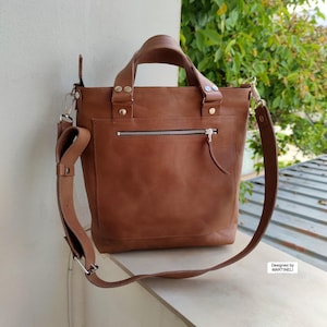 Stylish Brown Leather Shoulder Bag Classic Work Bag for Women Elegant Cross Body Purse Brown Everyday Purse High-End Leather Purse Large Bag