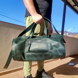 Green Leather Travel Bag Large Genuine Leather Barrel Bag Unisex Duffel Bag Leather Fitness Bag Sport Bag for Men Round Barrel Bag Women