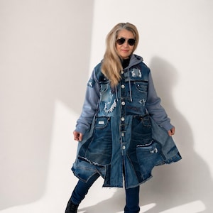 Giacca con cappuccio in denim patchwork taglie forti, spolverino in jeans strappati Boho Chic 4XL
