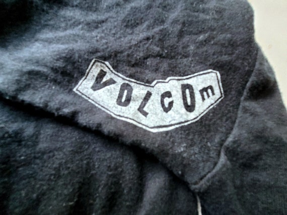 Vintage Volcom Tshirt | 2000's | Skating | Small - image 4