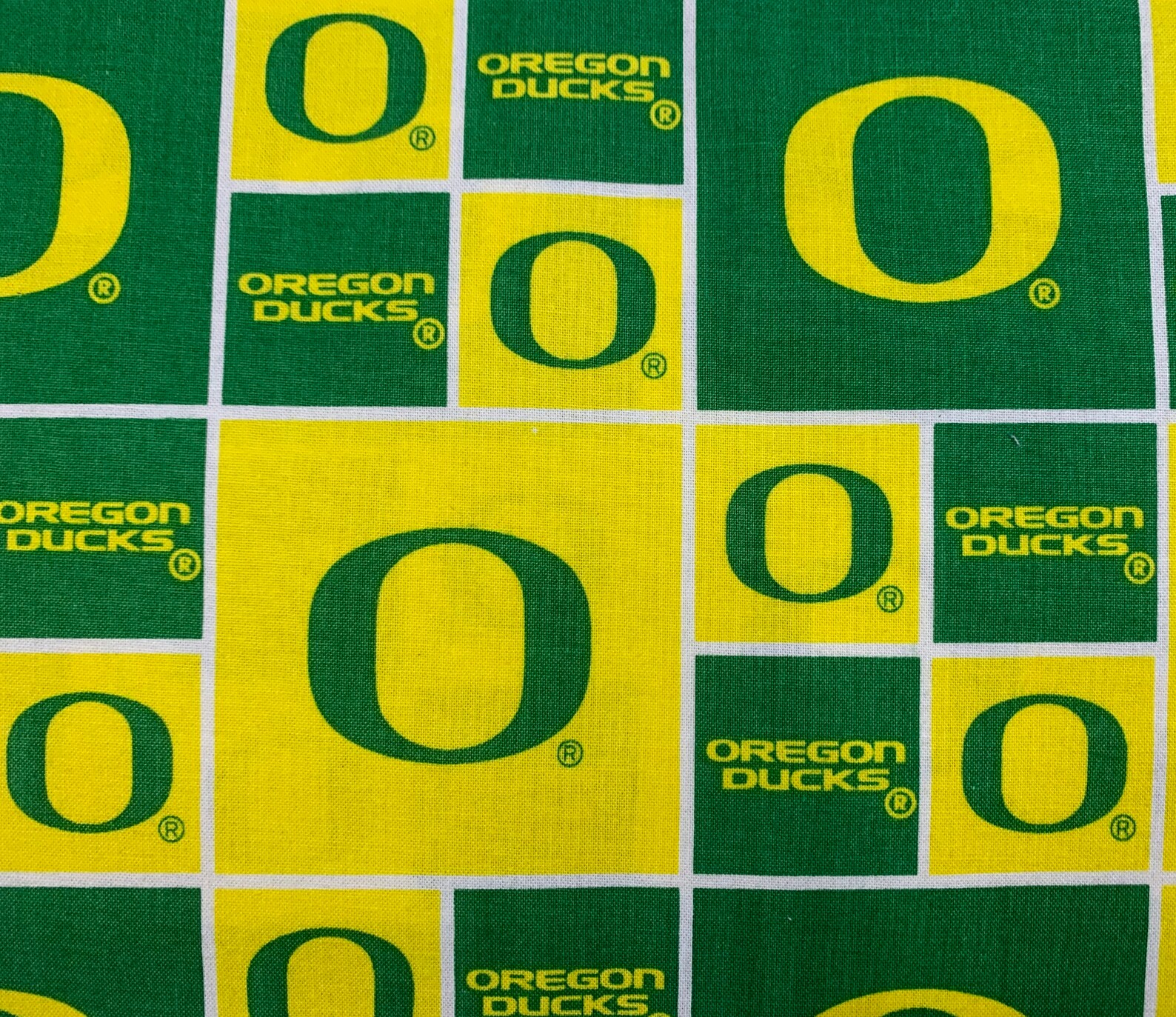 NCAA University of Oregon Ducks Green & Yellow College Logo Etsy