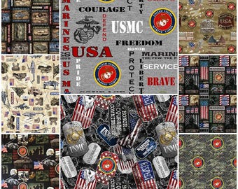 Könnte beinhalten: Eine Collage aus Stoffmustern mit Motiven des United States Marine Corps. Die Designs zeigen das USMC-Emblem, amerikanische Flaggen, Militärfahrzeuge, Adler und Erkennungsmarken mit Texten wie Courage, Honor und Brave auf grauen und Camo-Hintergründen.