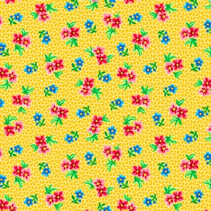 Può includere: Un tessuto giallo con un motivo ripetitivo di fiori rosa e blu. I fiori sono disposti a forma di alveare.