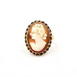 ANTIQUE CAMEO RING 14K Yellow Gold Art Deco Era Carved Shell Cameo Sz 1 Baby Ring Pinky Ring E254 image 1