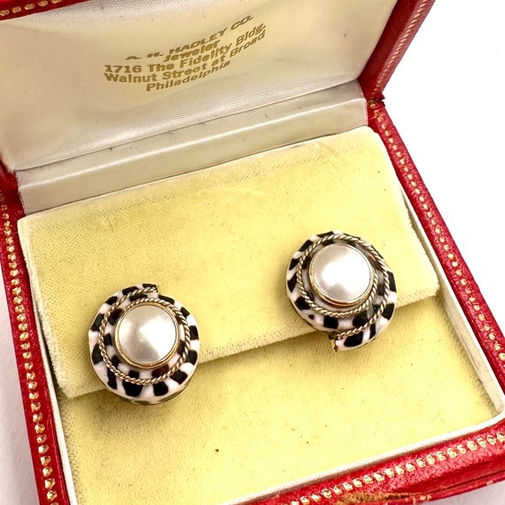 Maz shop shell earrings