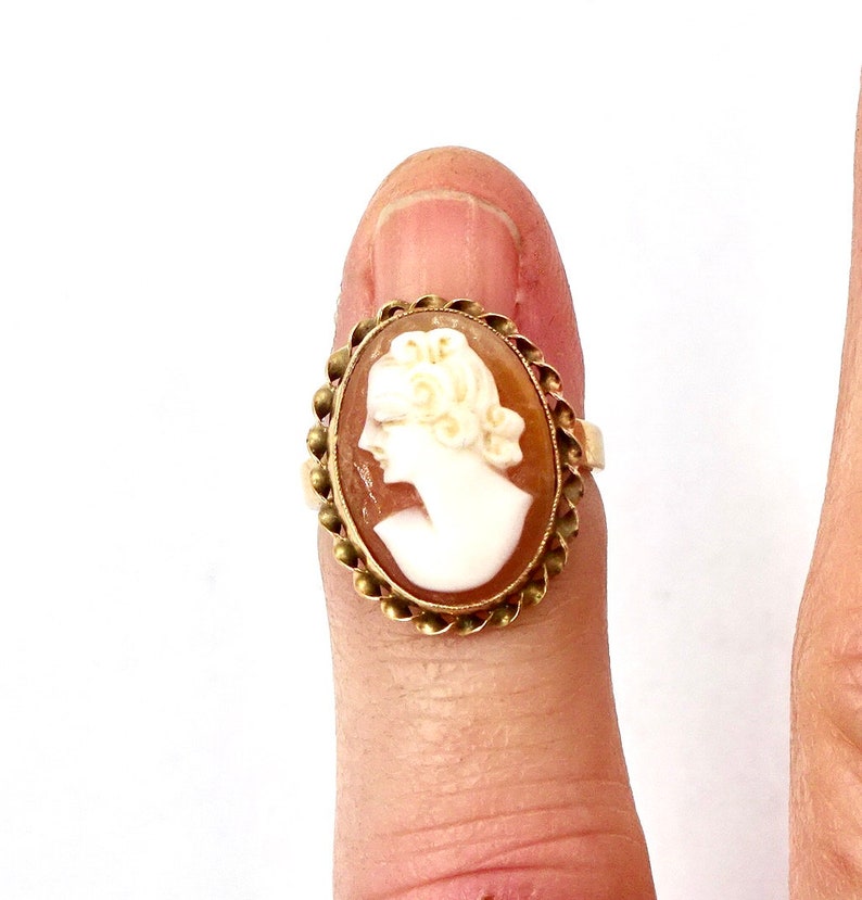 ANTIQUE CAMEO RING 14K Yellow Gold Art Deco Era Carved Shell Cameo Sz 1 Baby Ring Pinky Ring E254 image 4