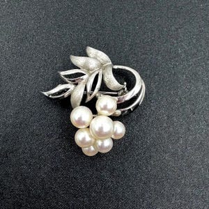 Mikimoto brooch - Etsy 日本