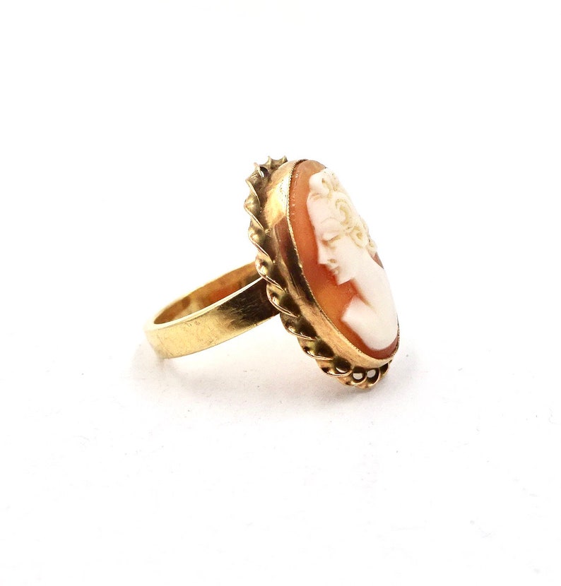 ANTIQUE CAMEO RING 14K Yellow Gold Art Deco Era Carved Shell Cameo Sz 1 Baby Ring Pinky Ring E254 image 2