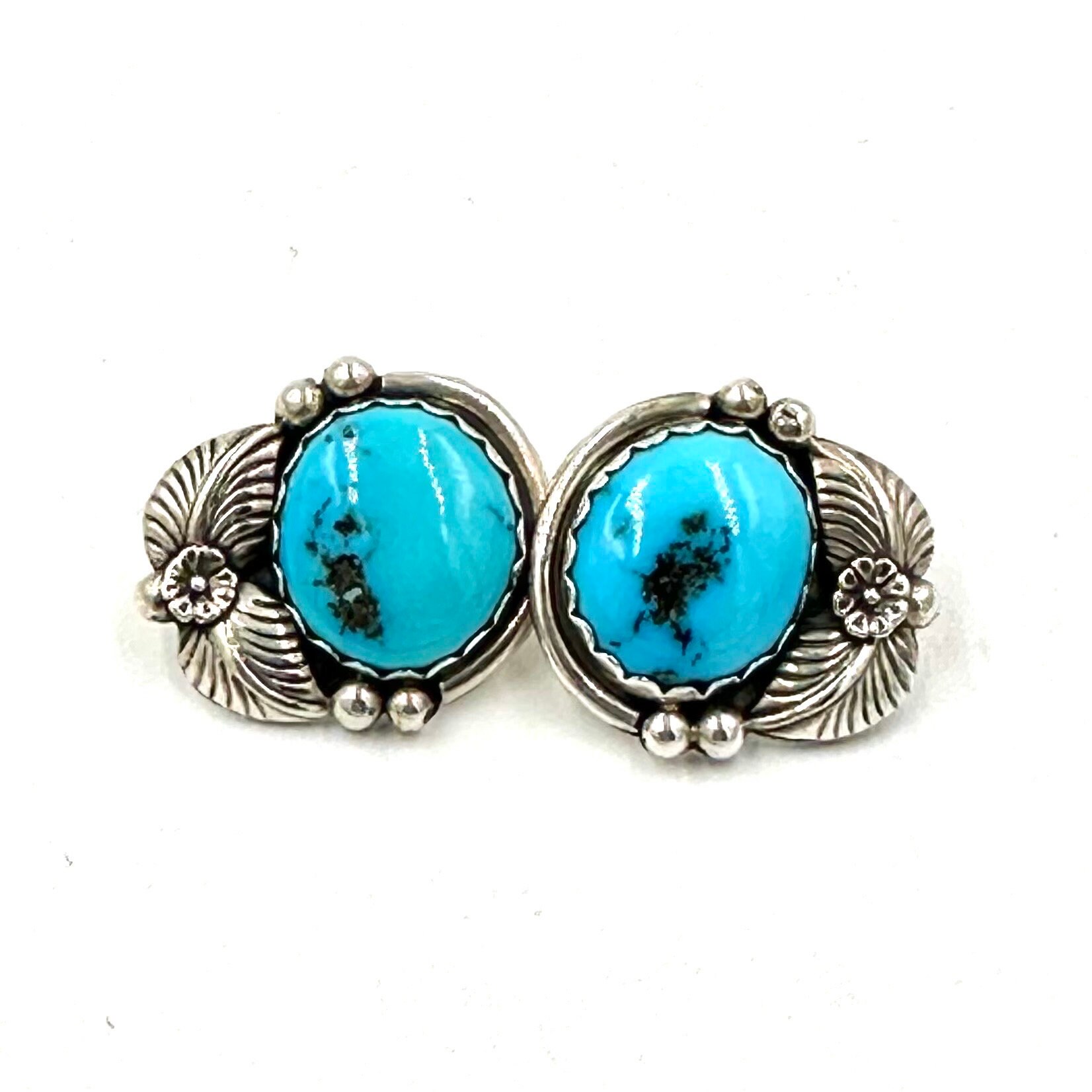 Absolutely Stupendous Vintage Navajo 'Big Green' Turquoise Native American Jewelry Silver Ring Absolutely Stupendous Vintage Navajo 'Big Green' Turquoise Native American Jewelry Silver Ring