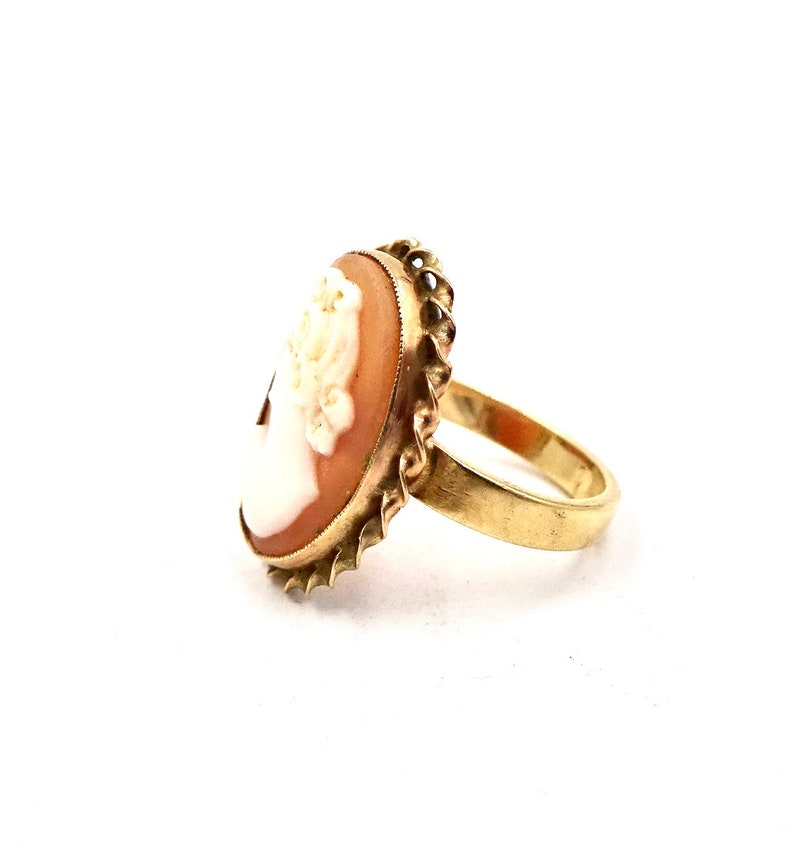 ANTIQUE CAMEO RING 14K Yellow Gold Art Deco Era Carved Shell Cameo Sz 1 Baby Ring Pinky Ring E254 image 3