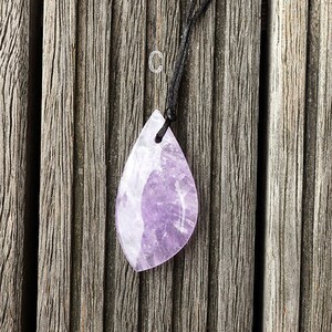Natural Lavender Amethyst (Madagascar) freeform pendant (ETP00147) image 4
