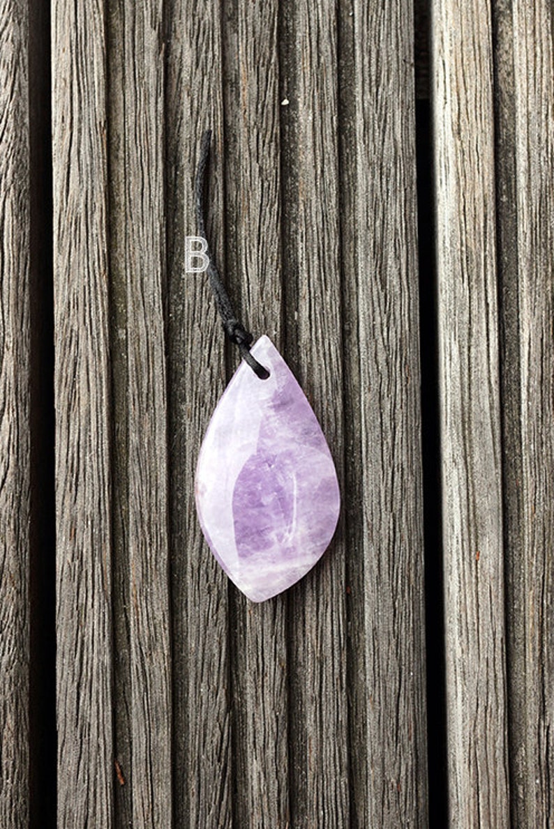 Natural Lavender Amethyst (Madagascar) freeform pendant (ETP00147) image 3