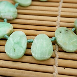 Chrysoprase freeform flat beads 14-26mm (ETB01461) Unique jewelry/Vintage jewelry/Gemstone necklace