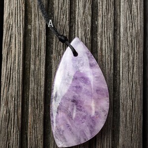 Natural Lavender Amethyst (Madagascar) freeform pendant (ETP00147) image 2
