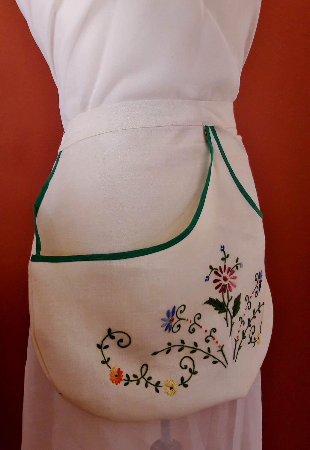 Vintage APRON, Linen Embroidered Apron, Vintage Handmade Apron