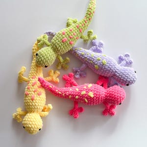 Modello all'uncinetto di un geco senza cuciture, amigurumi lucertola in PDF, giocattolo a pelo, tutorial di uncinetto facile, adatto ai principianti