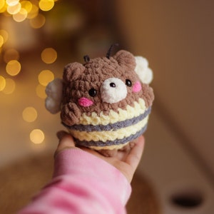 Bear bee low sew crochet pattern cute plushie amigurumi kawaii toy