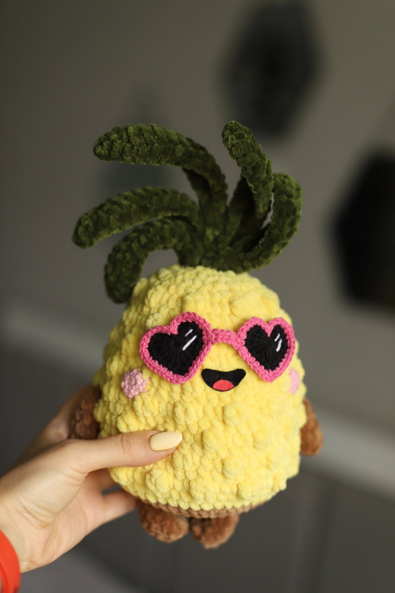 Crochet pattern amiurumi Heart Valentine's day decor tutorial pdf pineapple image 2