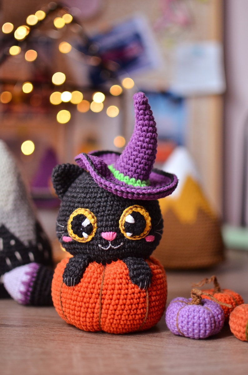Black cat Halloween Crochet pattern in pumpkin pdf Englisch Español image 4