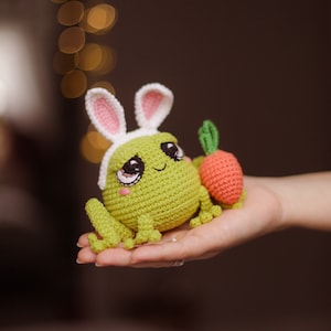 Haakpatroon kikker paasdecor amigurumi ei wortel konijnenoren